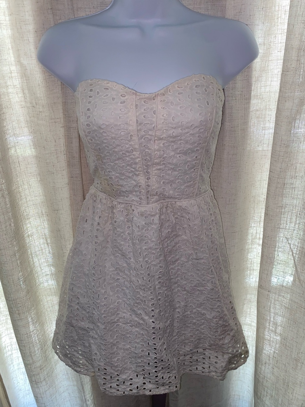 Vintage Y2K BeBop White Eyelet Strapless Top - Size Small